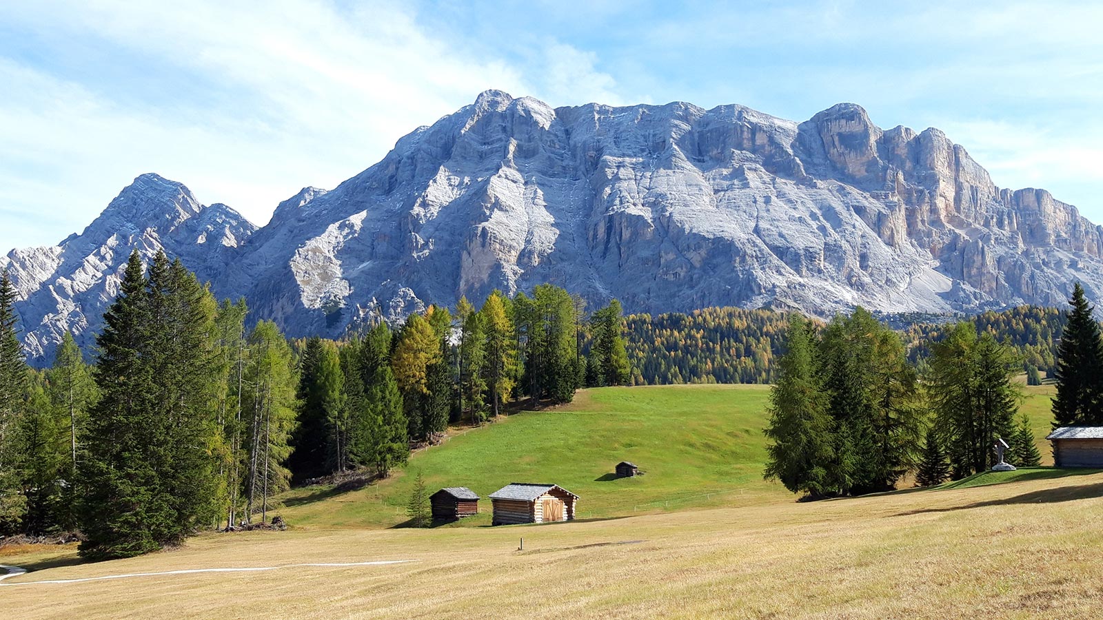 Vista sull´imponente Sasso di Santa Croce in Alta Badia, Alto Adige, dove opera il consulente David Raccanello.